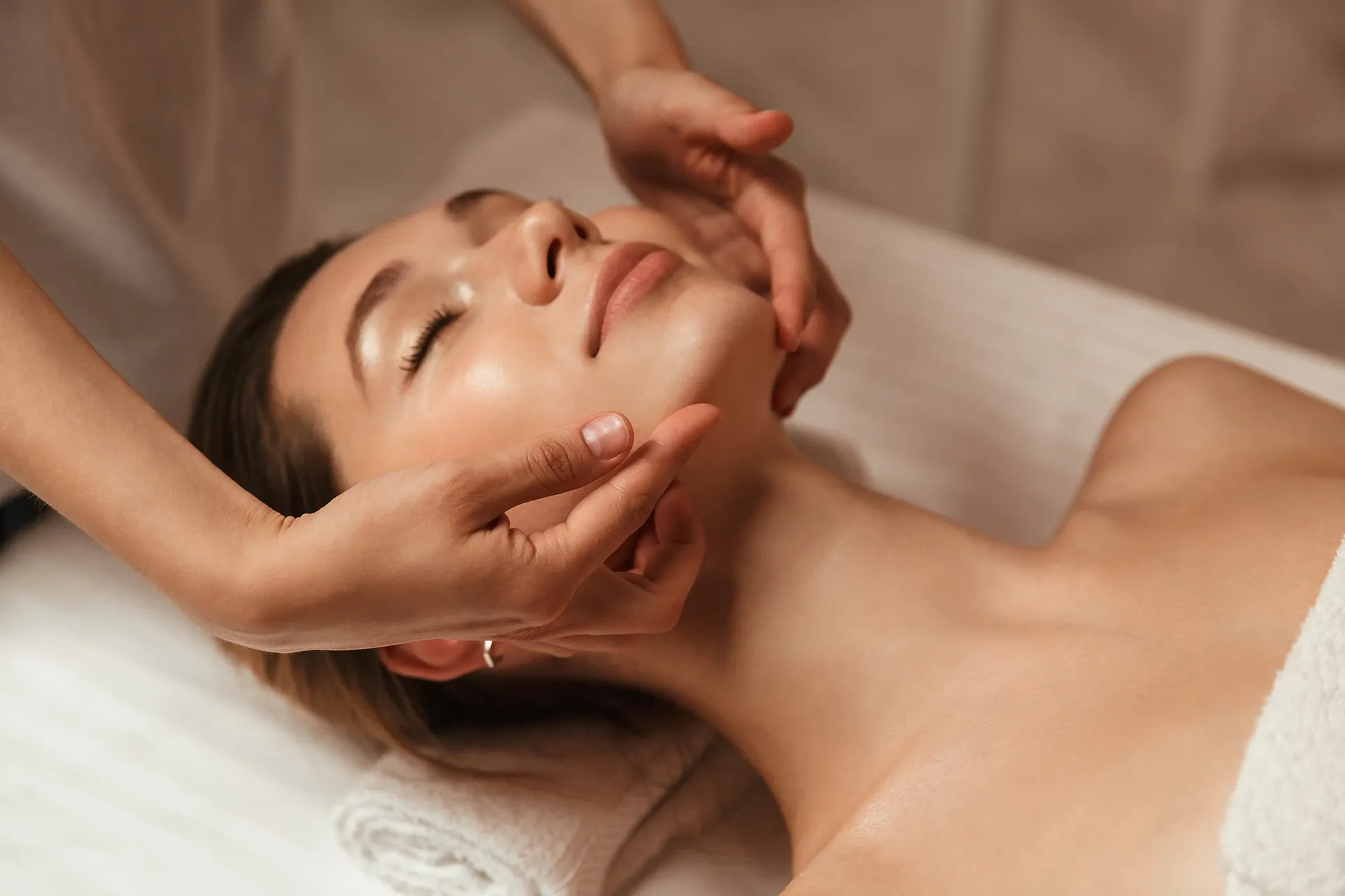soin-visage-estheticienne-sereniss-spa-sauna-hammam-massage-soins-saverne-67700-_4